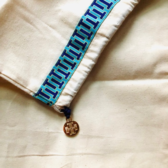 NEW Tory Burch Cotton Drawstring Dust Bag Gold Logo Charm Pouch 15" x 12" M - Picture 1 of 4